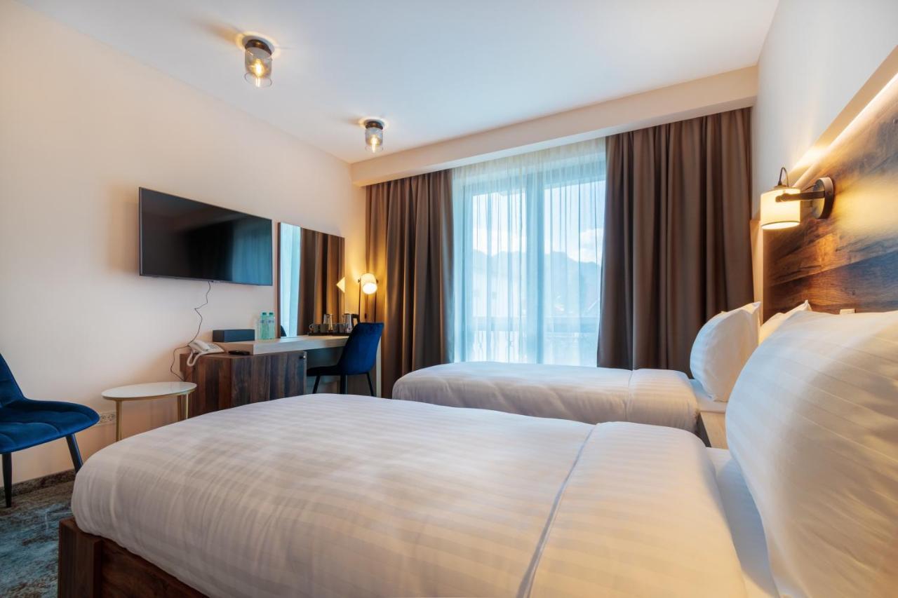 River Hotel & Spa Călimăneşti 외부 사진