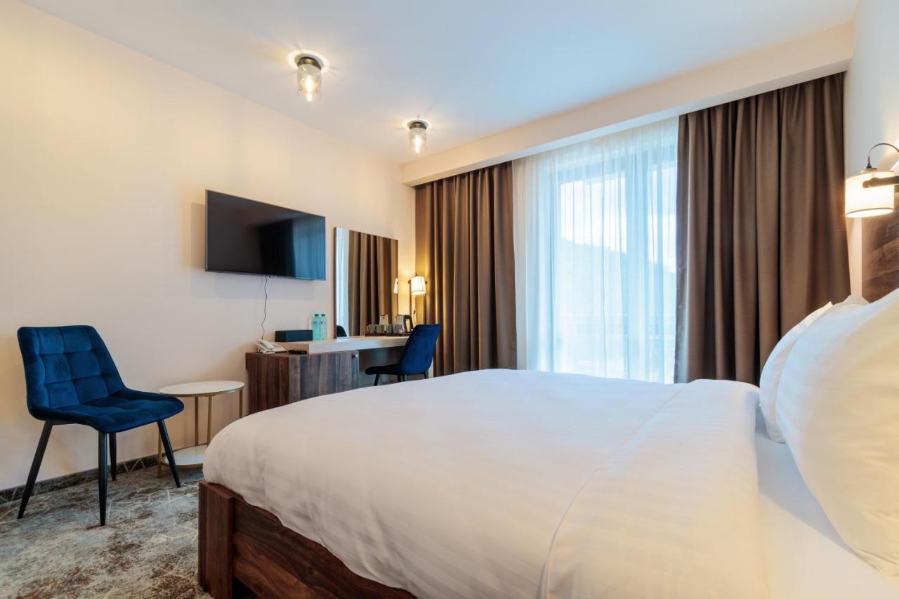 River Hotel & Spa Călimăneşti 외부 사진
