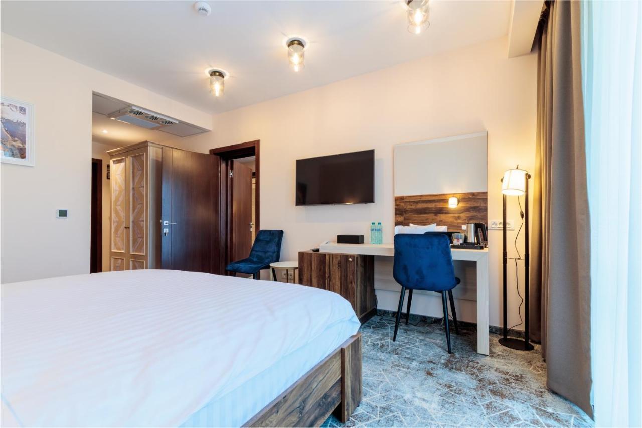 River Hotel & Spa Călimăneşti 외부 사진