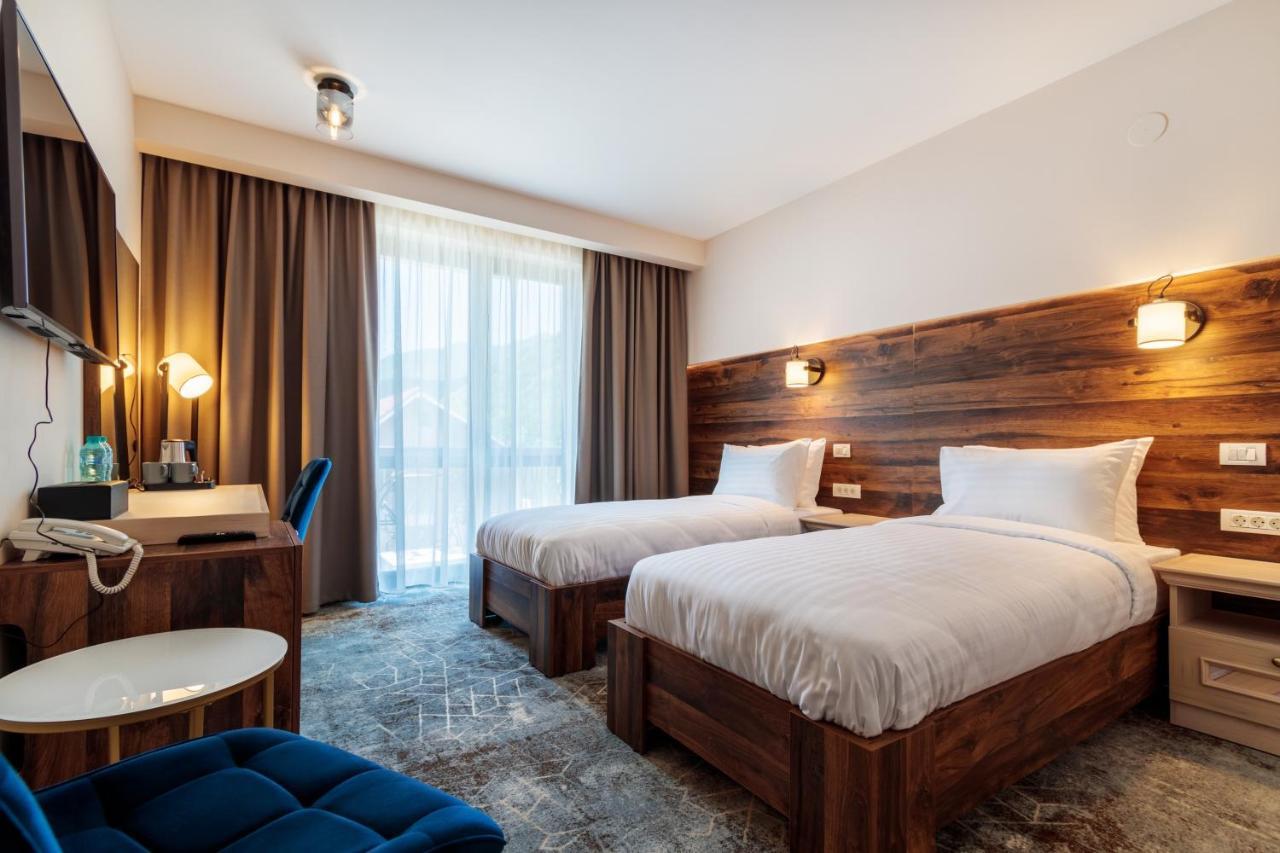 River Hotel & Spa Călimăneşti 외부 사진