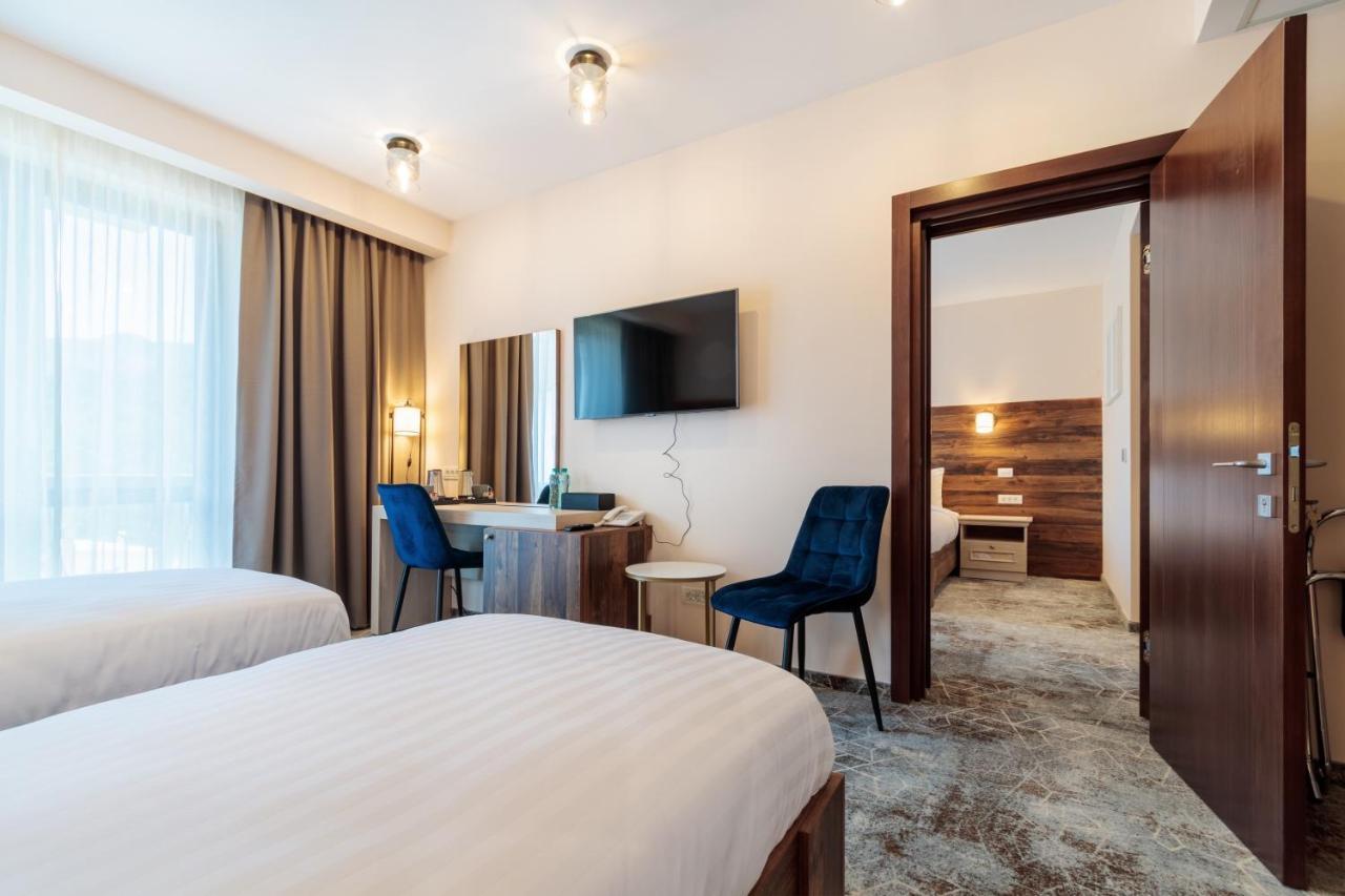 River Hotel & Spa Călimăneşti 외부 사진