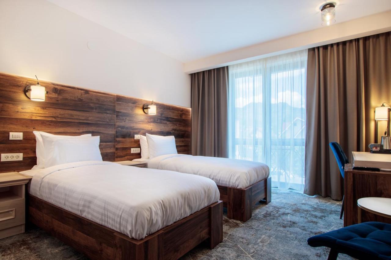 River Hotel & Spa Călimăneşti 외부 사진