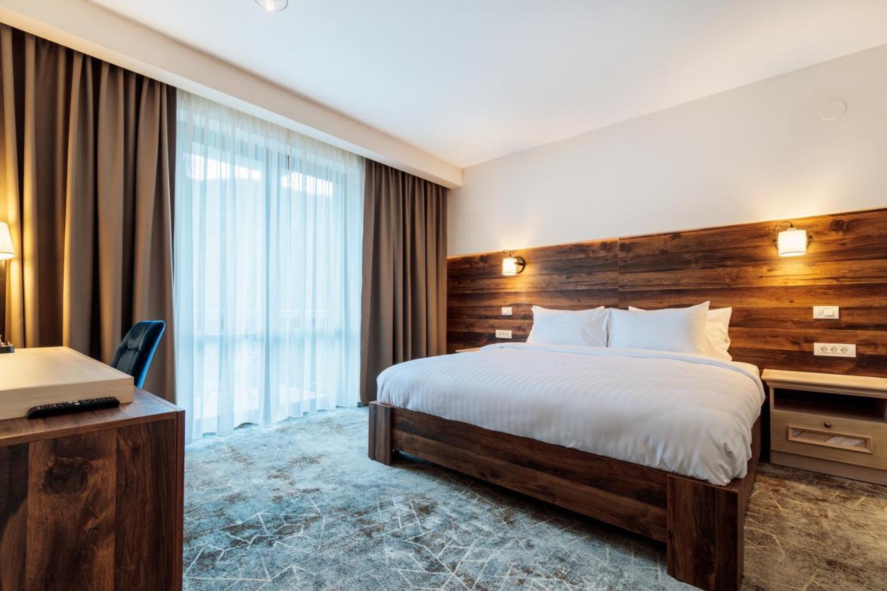 River Hotel & Spa Călimăneşti 외부 사진