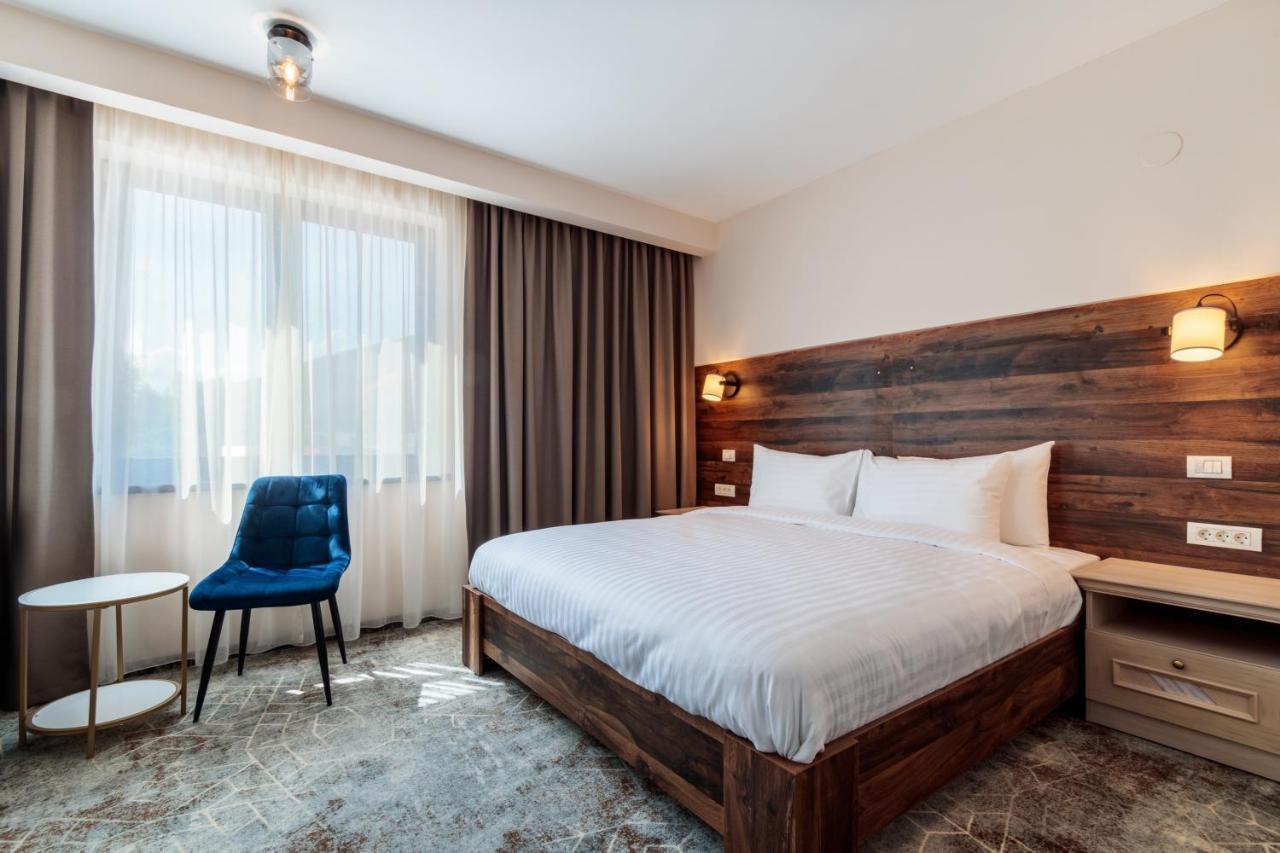 River Hotel & Spa Călimăneşti 외부 사진