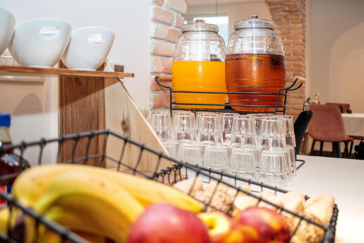 River Hotel & Spa Călimăneşti 외부 사진