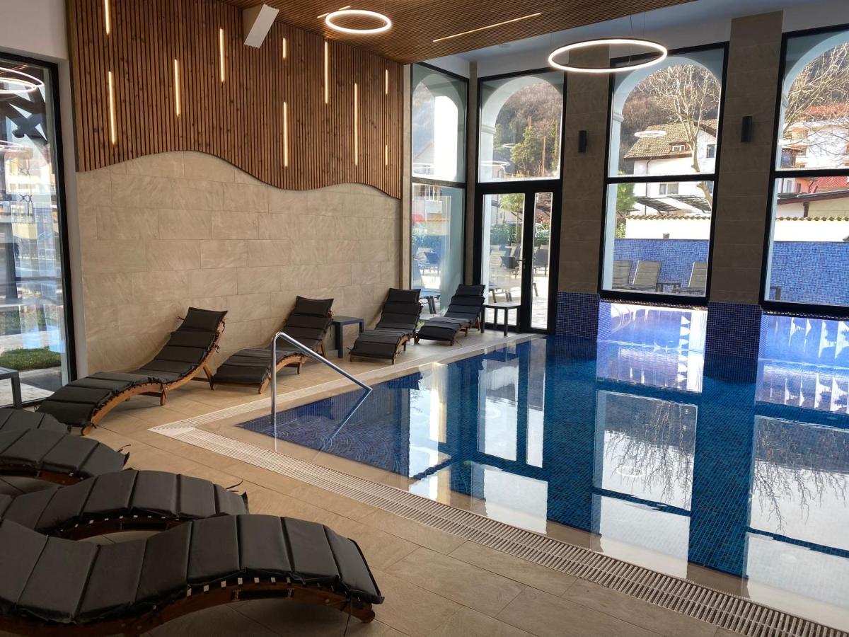 River Hotel & Spa Călimăneşti 외부 사진