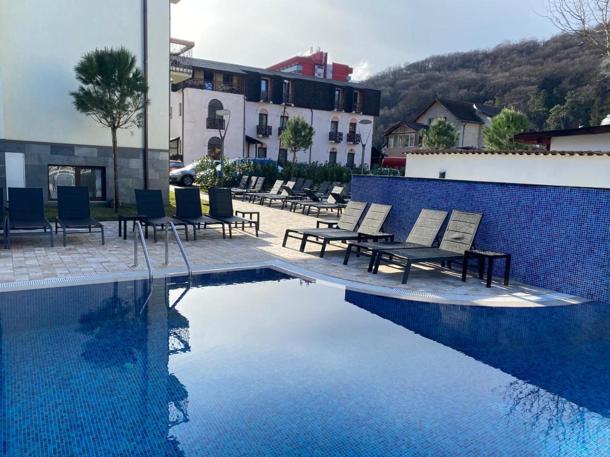 River Hotel & Spa Călimăneşti 외부 사진